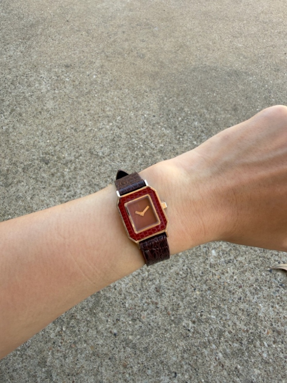 YSL Super Vintage Hand-Wound Red Leather Strap tWomen's Watch - Picture 5 of 5